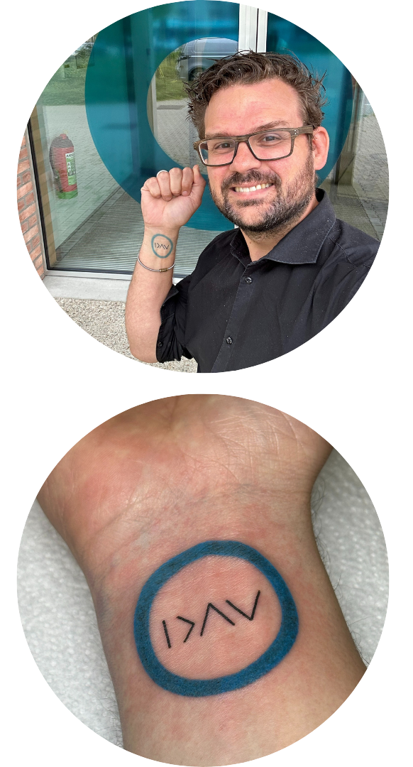 Wouter Vervaeck Tattoo blauwe cirkel